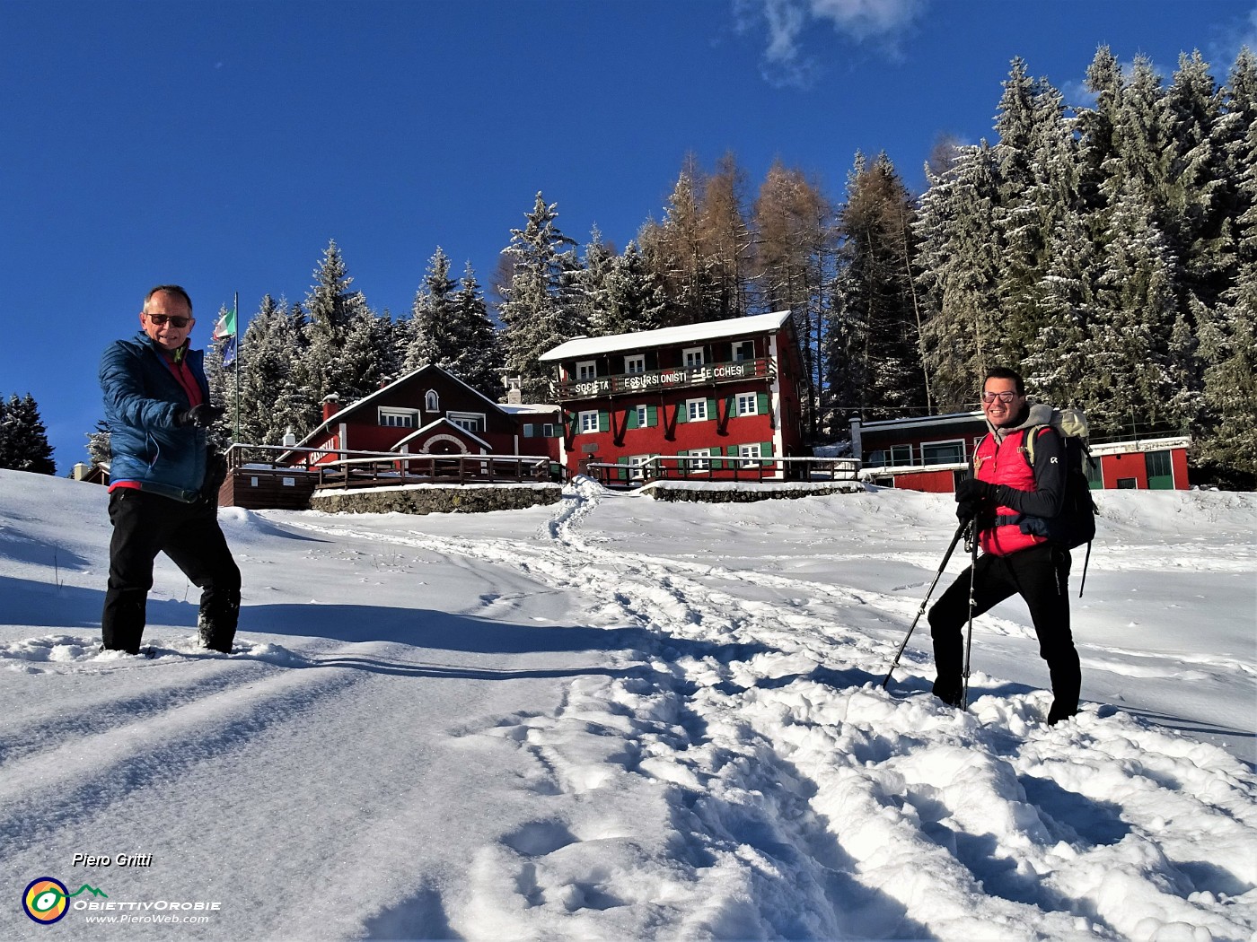 05 Al Rif. Sassi Castelli ai Piani di Artavaggio (1650 m).JPG